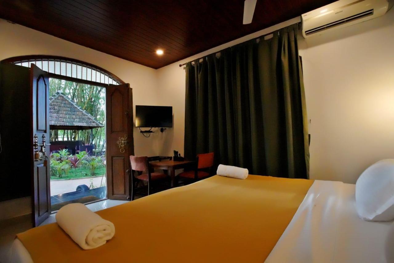 Bamboo Lagoon Backwater Front Resort Alappuzha Εξωτερικό φωτογραφία