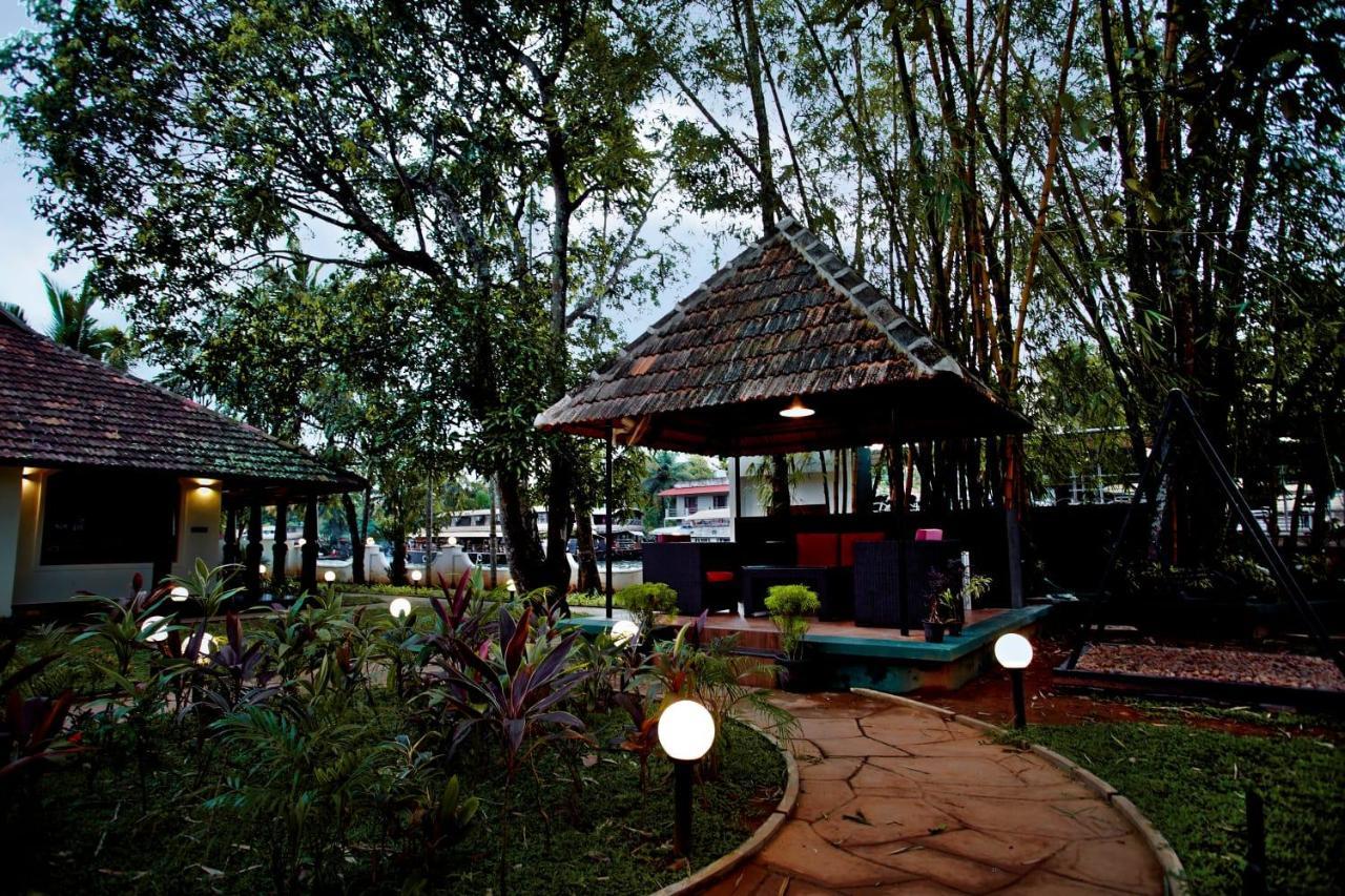 Bamboo Lagoon Backwater Front Resort Alappuzha Εξωτερικό φωτογραφία