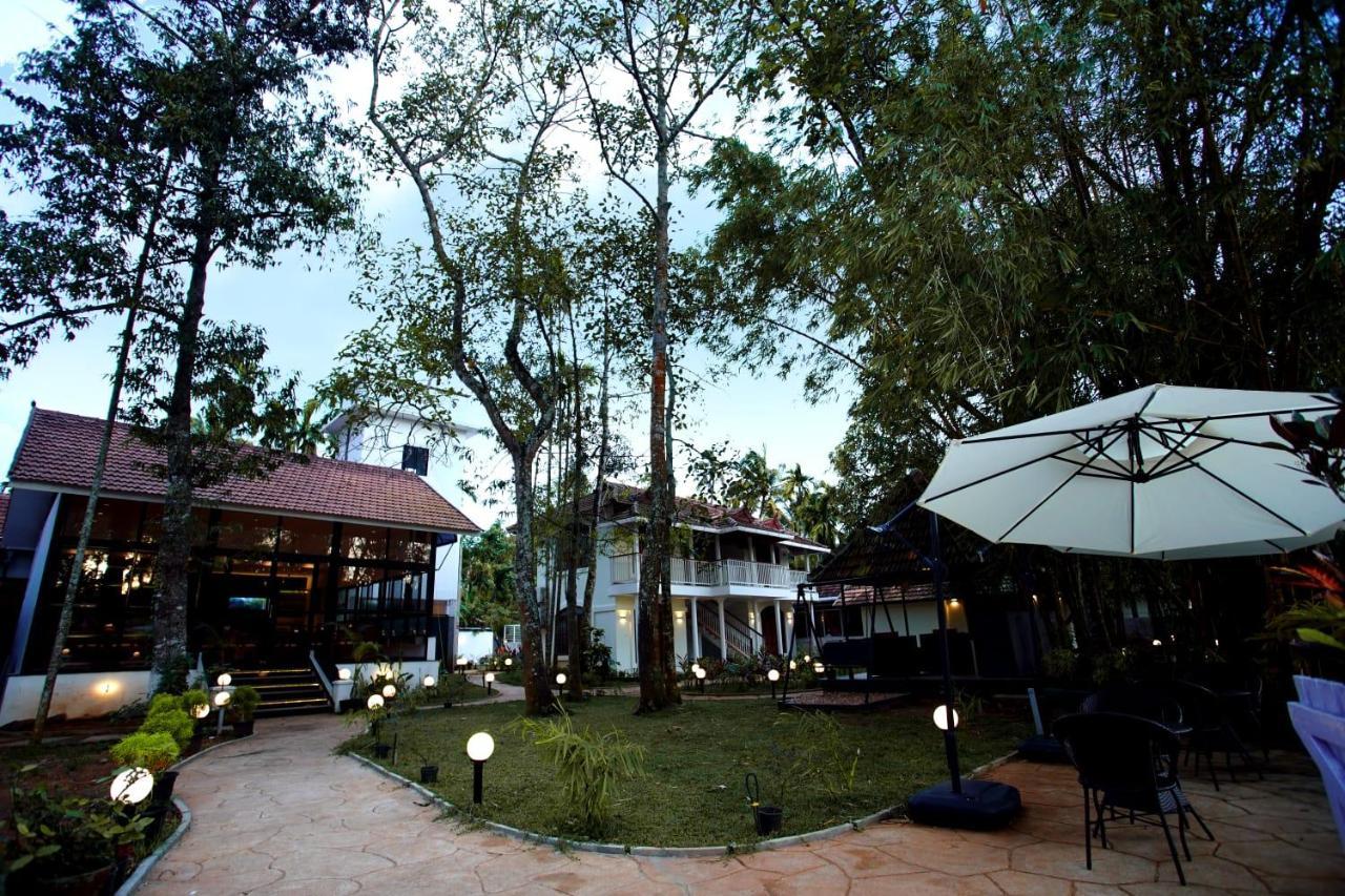 Bamboo Lagoon Backwater Front Resort Alappuzha Εξωτερικό φωτογραφία