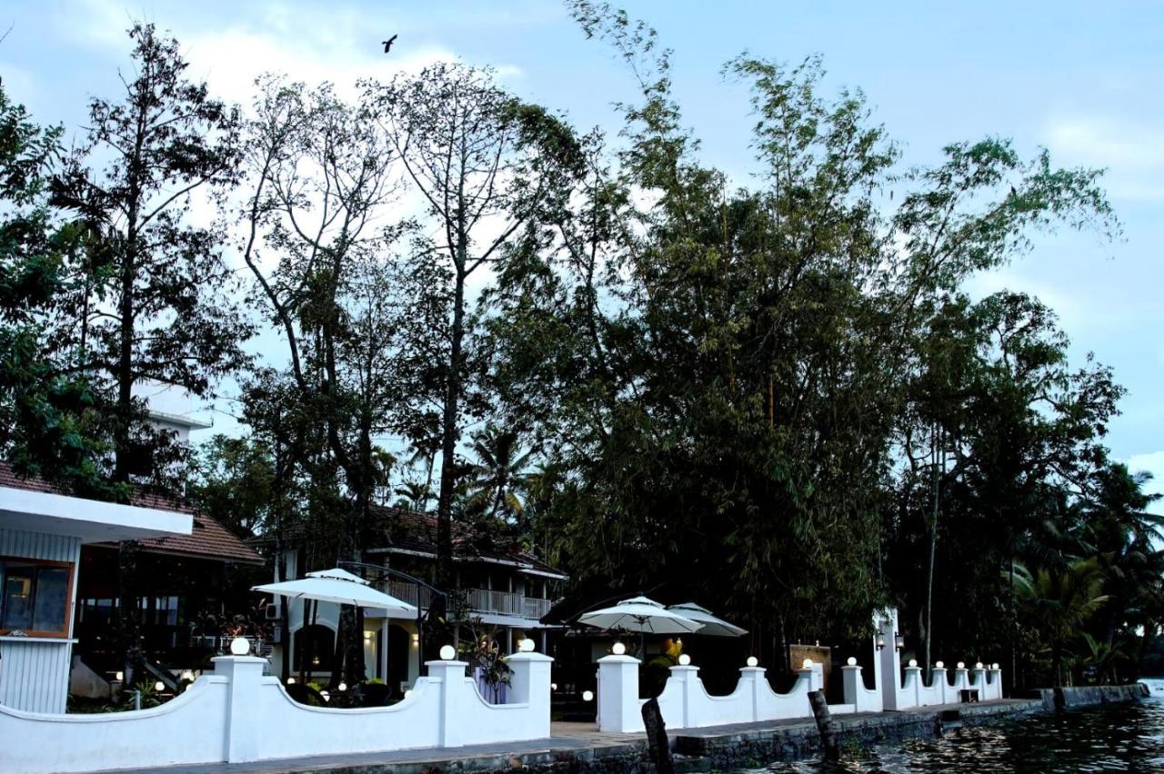 Bamboo Lagoon Backwater Front Resort Alappuzha Εξωτερικό φωτογραφία