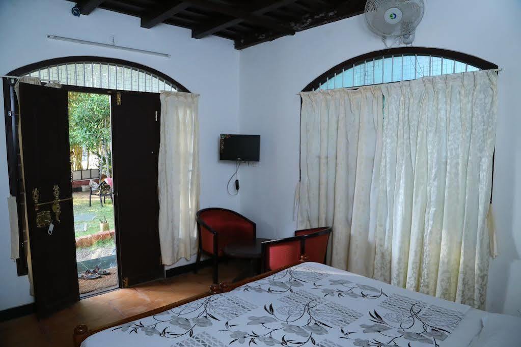 Bamboo Lagoon Backwater Front Resort Alappuzha Εξωτερικό φωτογραφία
